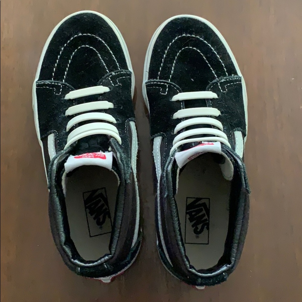 Van’s “Off the wall” kids size 3.